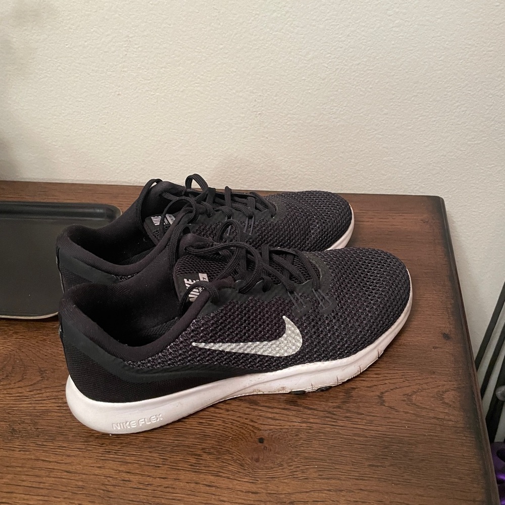 Nike Flex Black and White Running Shoes